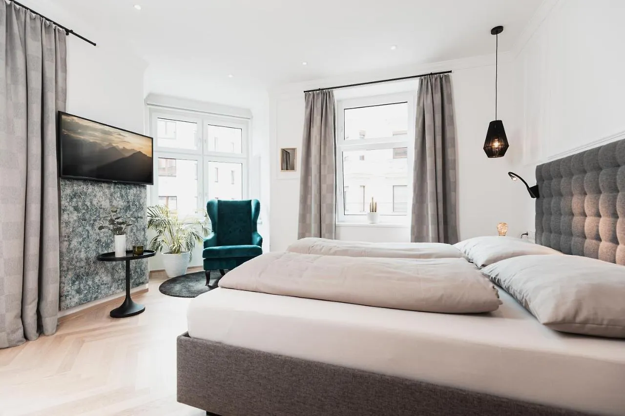 Center-Apartment - Grosse Wohnung Im Stadtzentrum In Perfekter Lage contacts